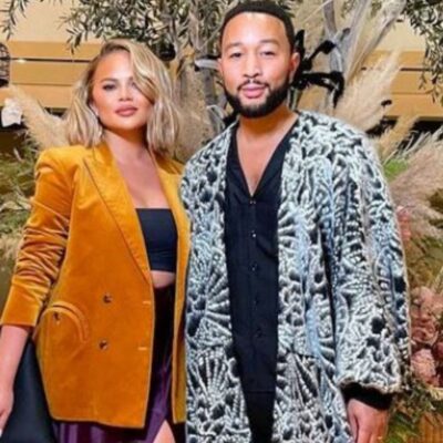 Chrissy Teigen și John Legend nu sunt invitați la multe nunți. Care este motivul