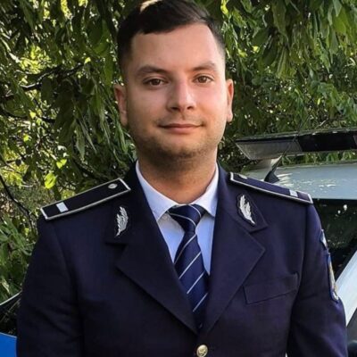 El este Vlad, polițistul erou din poza devenită virală pe pagina de Facebook a Ministerului Afacerilor Interne