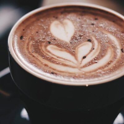 Îți place să bei cafea? Iată când ar trebui să o eviți