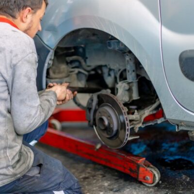 Ce se întâmplă dacă pui pe mașină o roată mai mare? Toți șoferii trebuie să știe asta