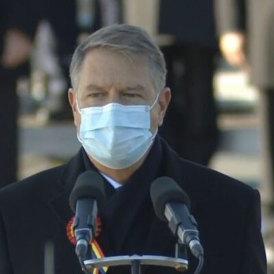 Ce au observat oamenii când s-au uitat la Klaus Iohannis, la parada de 1 decembrie? Detaliul care i-a șocat pe mulți