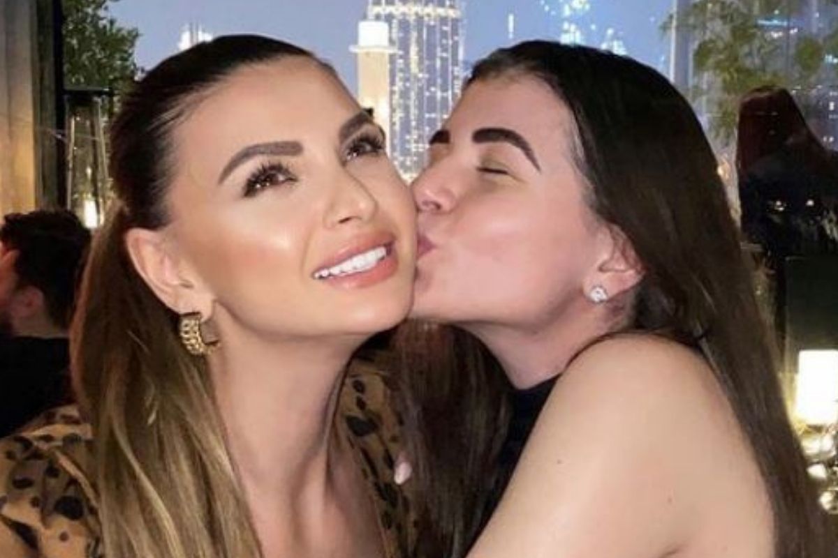Monica Gabor s-a căsătorit cu Mr. Pink, în secret! A fost dată de gol de Ramona, sora ei