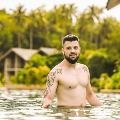 Cine este Bogdan Ionescu, ispita de la Insula Iubirii. A fost trădat de iubita lui, Hannelore, când era concurent